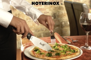 Pizza zerteilen mit dem Pizzamesser GASTRO xL